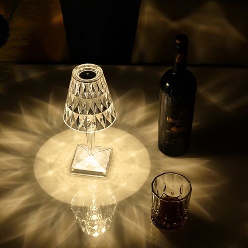 This 16-color crystal table lamp is a popular online ambient light. It looks ordinary on the surface, but it's really beautiful when turned on.