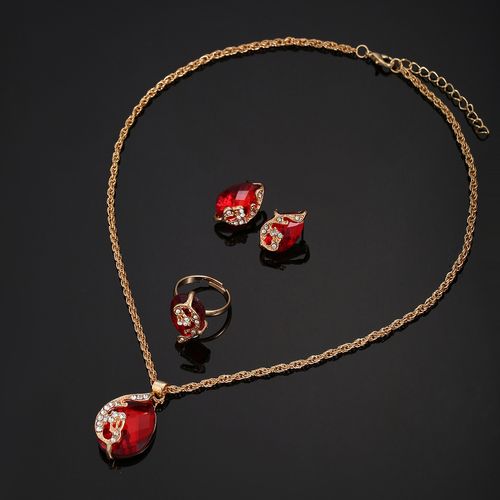 Luxury 5-piece women's watch set: Stylish, versatile, and creative inverted triangle rhinestone crystal quartz watch.