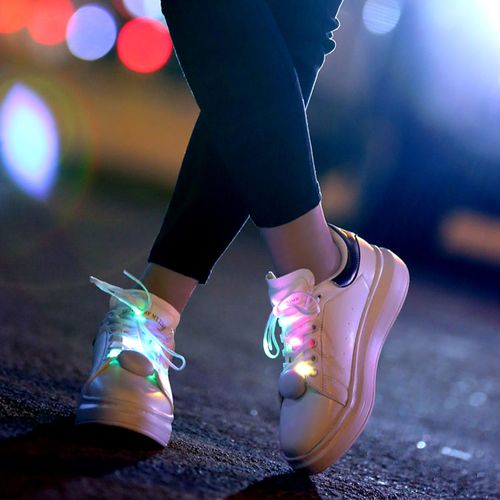 Cool glowing shoelacesSuitable for nighttime parties