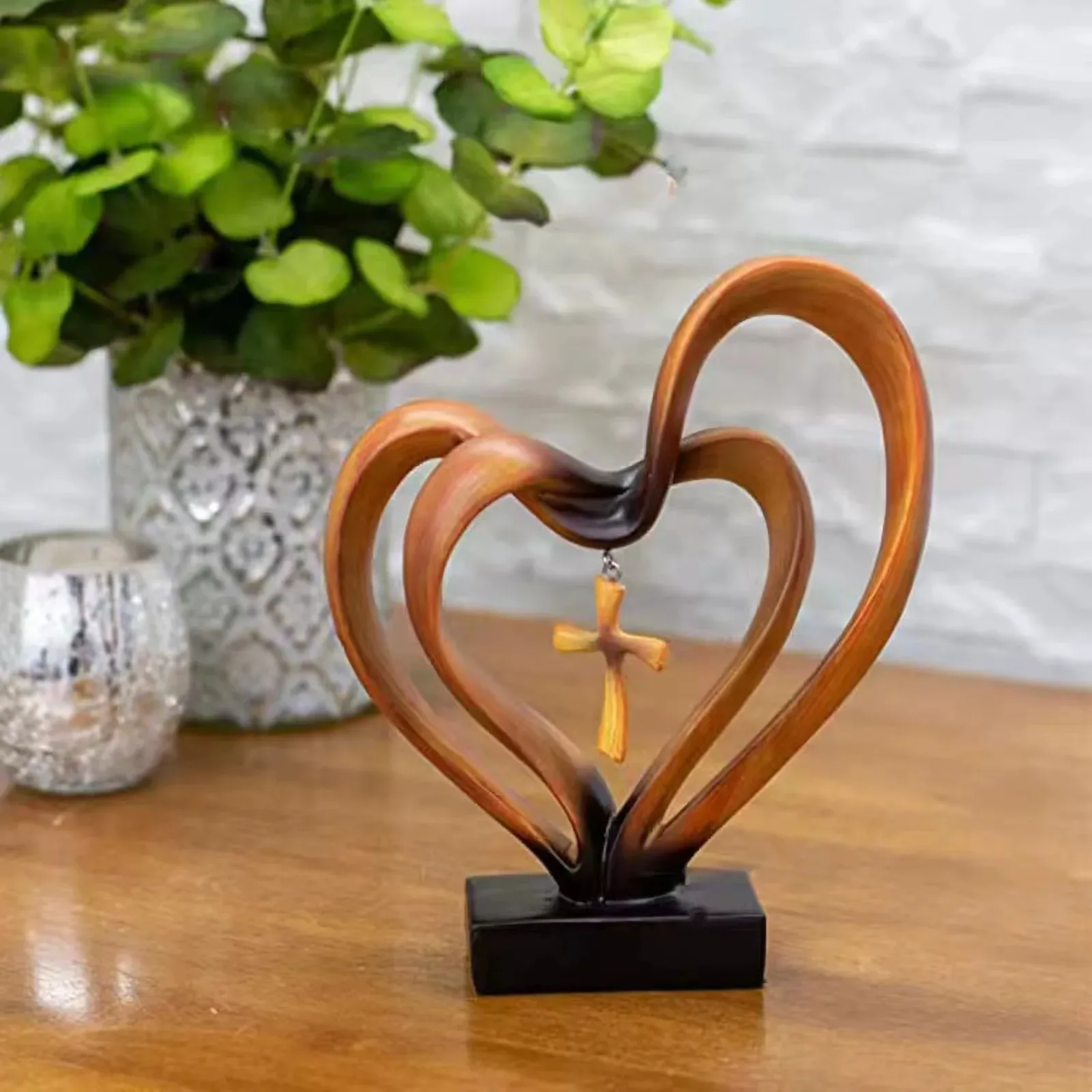 Simple heart-shaped cross resin craft