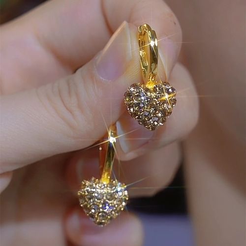 Creative & Personalized New Heart-Shaped Sparkling Cubic Zirconia Hoop Earrings Alloy material, minimalist luxury style, fashionable and versatile
