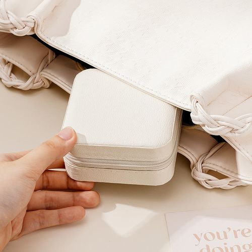 Premium Leather Jewelry Box – Portable Dustproof Storage for Rings, Earrings & Necklaces