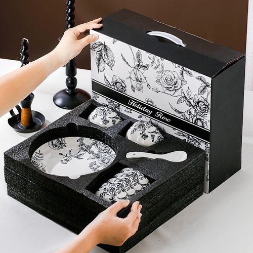 porcelain tableware（Four bowls, four spoons, and one plate）