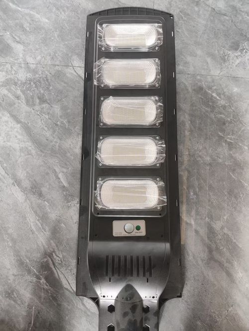 Hot selling human sensor outdoor garden courtyard waterproof Ip66 integrated solar Led street light