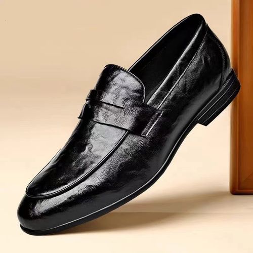 Breathable men's slip-on shoes with soft surface and soft sole, all-match casual leather shoes for men
