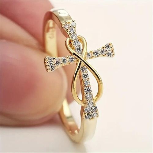 Exquisite and unique open copper-plated real gold zirconia cross ring.