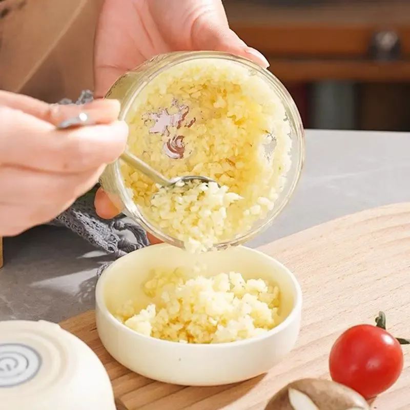 Electric Garlic Chopper- 4 Sharp Blades-Portable Veggie Chopper-300ML Garlic Grinder Masher Onion Chopper-Blender to Vegetable-Cordless Food Processor for Ginger-Chili-Fruit-Meat-Spices-Beans-etc