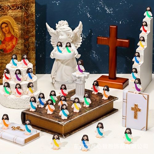 30 mini Jesus figurines
