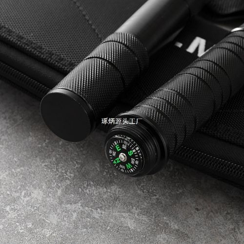 Sturdy blade for camping & hiking tasks