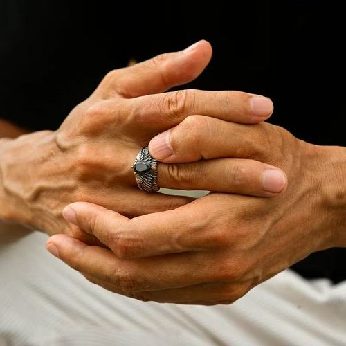 Original Retro Eagle Feather Ring for Men, Silver-Plated Black Crystal with Trendy & Cool Design, Niche Personalized Versatile Open Adjustable Ring with Gift Box Packaging