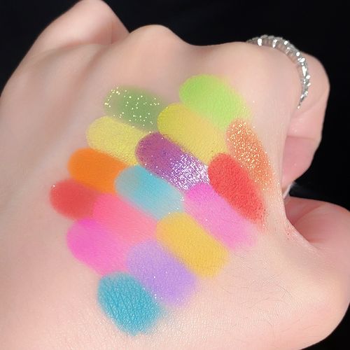 Misslara 16 Color Rainbow Candy Eyeshadow Palette Matte and Shimmer Fine Texture Vivid Color No Fallout Perfect Accent for Facial Makeup Dopamine Style。