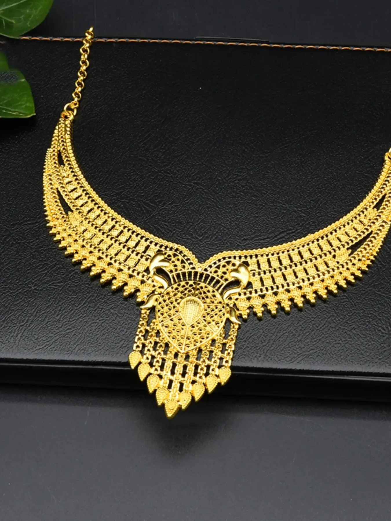 Conjunto de Joias Dourada 4 Peças Luxo Noiva Angolana, Revestimento Ouro 24K, Colar Gargantilha Brinco Anel Pulseira para Casamento, Entrega em Casa Luanda
