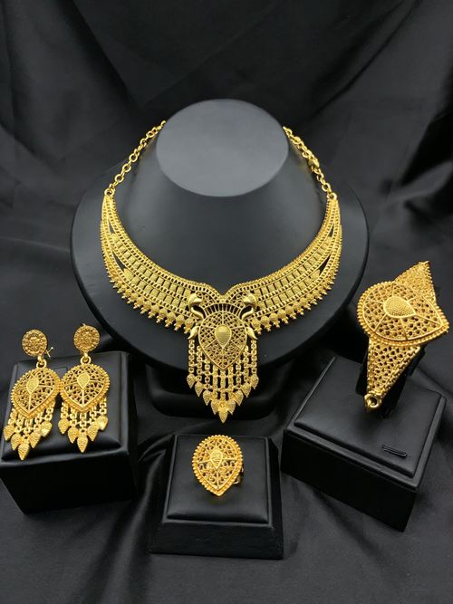 Conjunto de Joias Dourada 4 Peças Luxo Noiva Angolana, Revestimento Ouro 24K, Colar Gargantilha Brinco Anel Pulseira para Casamento, Entrega em Casa Luanda