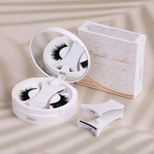 No glue required! Clip-on magnetic lashes with applicator, natural & lightweight, perfect for eye makeup.