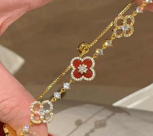 Luxury Four Leaf Clover Bracelet Red Agate Zircon Gold Plated Fashion Women Bracelet Jewelry Gift for Her Daily Party Wear