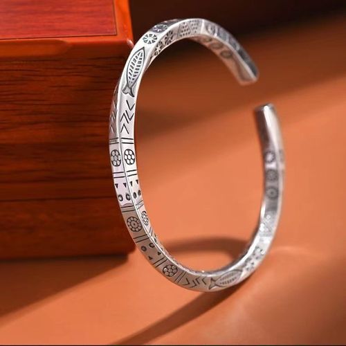 Totem Mobius Bracelet | Unisex Lucky Adjustable Bangle