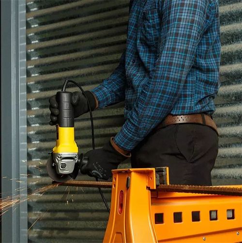 Stanley SG7100 100mm 220V Angle Grinder, 750 W High Performance Motor