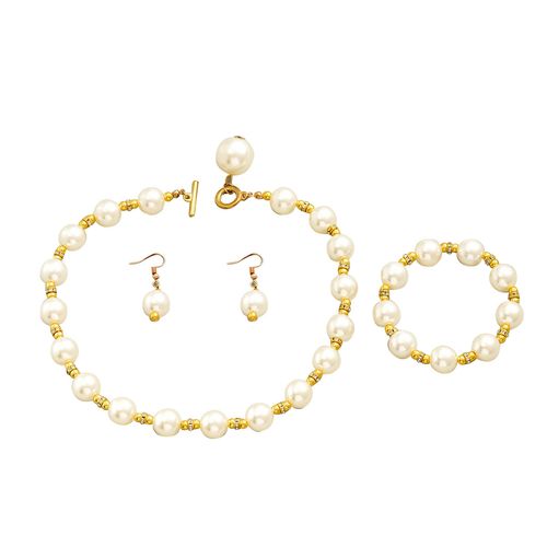 Mother-of-Pearl Jewelry Set: Necklace, Earrings & Bracelet | Women's Light Luxury & Elegant Collarbone Chain with Versatile Earrings