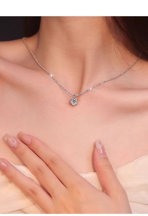 Neck Sparkle That Turns Heads