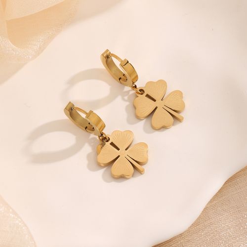 🍀 Double Boost of Luck & Elegance: This 3-Piece Clover Set Works for Both Workdays & Dates