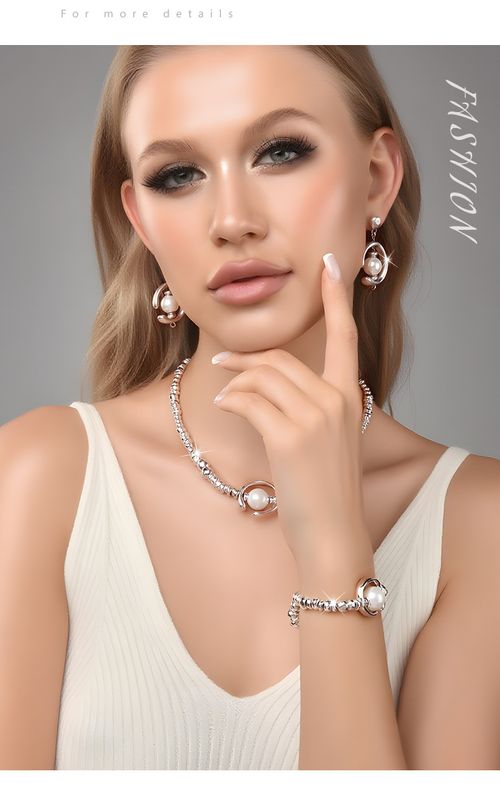 ✨ Silver Pearl 3-Piece Set: Sweet-Cool Glow for Your Neck, Wrist & Ears