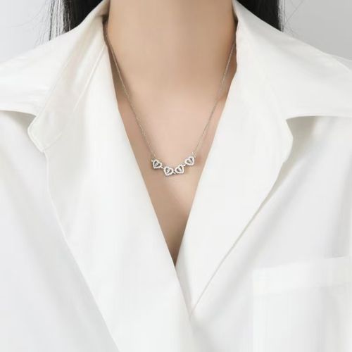 💖 Neck Surprise: Hearts Turn to a Four-Leaf Clover! Sweet Sparkle Locks in Collarbone Charm