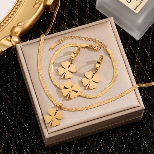 🍀 Double Boost of Luck & Elegance: This 3-Piece Clover Set Works for Both Workdays & Dates