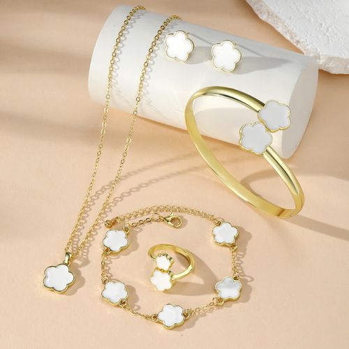 Four-Leaf Clover Lucky Set | Wear Tenderness & Good Fortune Close 🍀