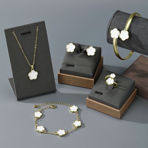 Four-Leaf Clover Lucky Set | Wear Tenderness & Good Fortune Close 🍀