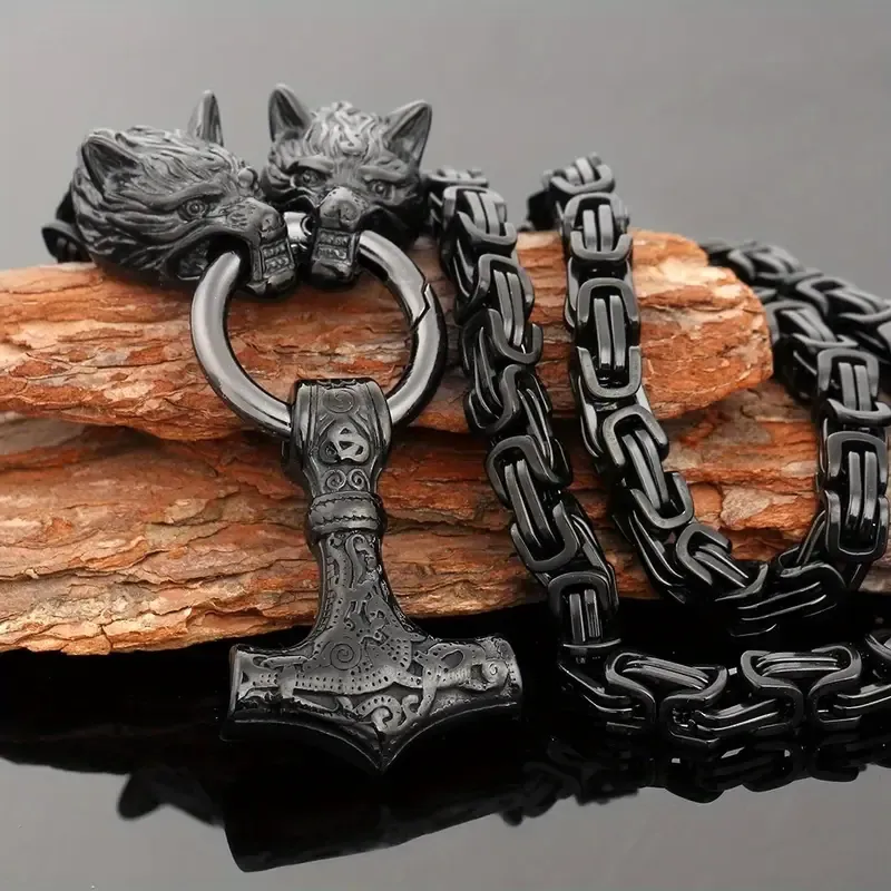 Punk rock titanium hammer pendant necklace, Viking style wolf head totem accessories, let the wolf head bring you different courage
