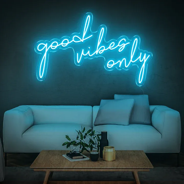 Good Vibes Only' Neon Sign