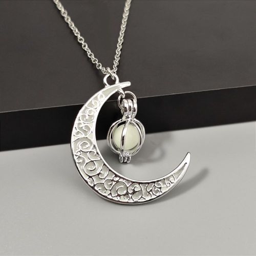 Women's Glow in The Dark Moon Pendant Necklace, Adjustable Necklace, Necklace for Daughter, Fashion Accessories As Gift without Box, Fashionable Jewelry Accessories