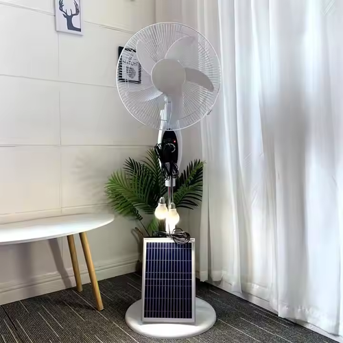 Ventilador solar de conceção recente com painéis fotovoltaicos que geram eletricidade para ventiladores, luzes LED, telemóveis recarregáveis e iluminação.