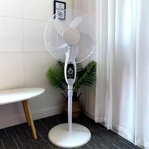 Ventilador solar de conceção recente com painéis fotovoltaicos que geram eletricidade para ventiladores, luzes LED, telemóveis recarregáveis e iluminação.