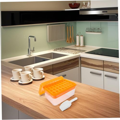 Stackable frozen tray with lid, suitable for making beverages, fruit purees, etc., single-layer design for easy storage (orange).