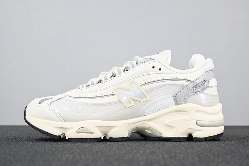 New Balance 1000 series