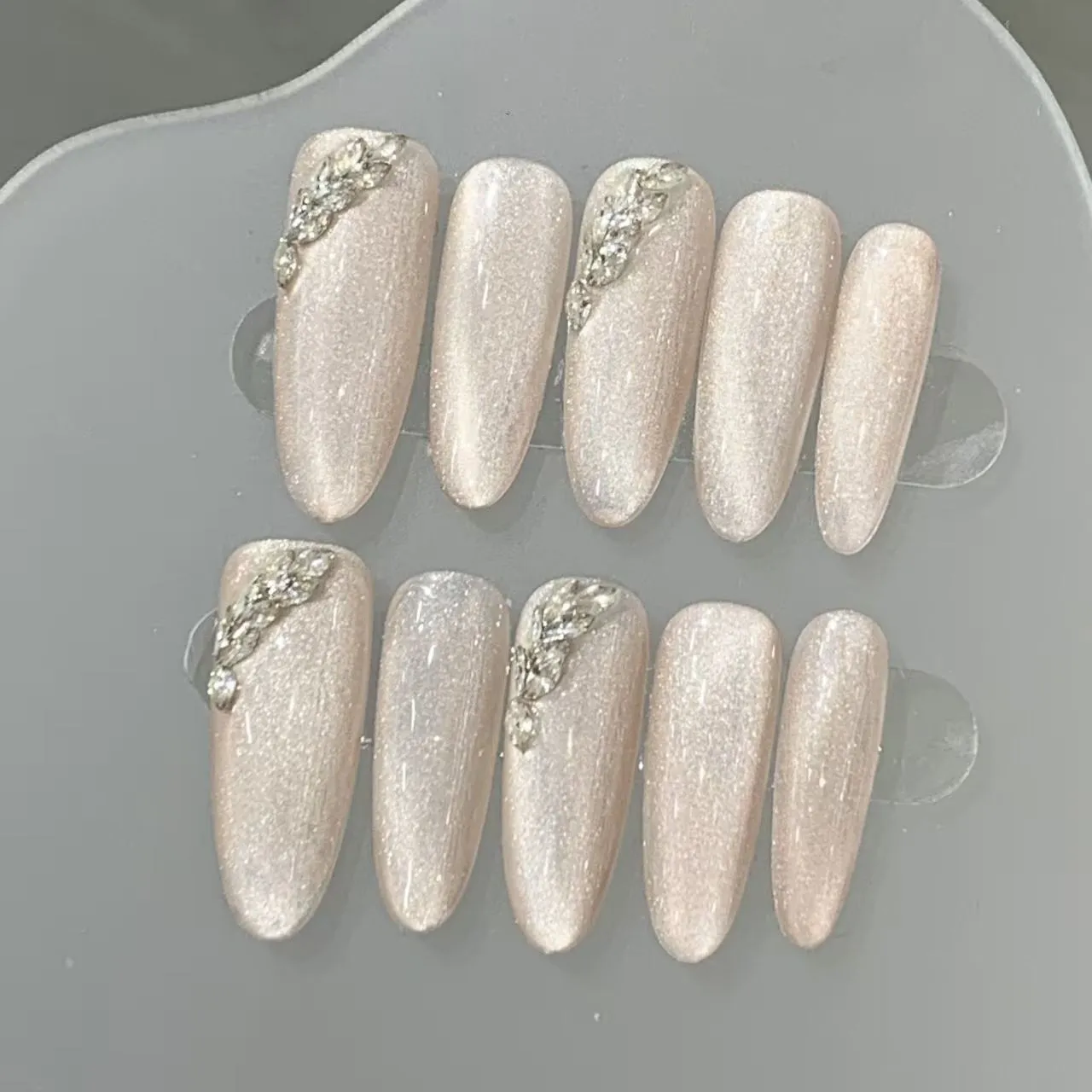 Lady's simple side light chasing cat's eye minimalist white moonlight nail sticker