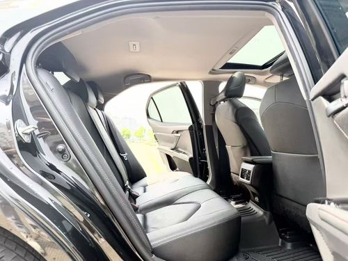 Toyota Camry 2023 Model (2.0G Trim) | Registered in June 2023 | Single Private Owner | Genuine Mileage: Only 26,000 km | Exceptional Condition | Original Bodywork & Paintwork | Made in China | Available for Export to Nigeria