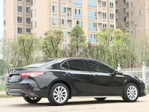 Toyota Camry 2023 Model (2.0G Trim) | Registered in June 2023 | Single Private Owner | Genuine Mileage: Only 26,000 km | Exceptional Condition | Original Bodywork & Paintwork | Made in China | Available for Export to Nigeria