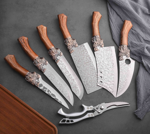 Conjunto de 7 facas de cozinha de aço inoxidável para forjar, facas de chef versáteis, facas de corte de ossos, facas de açougueiro, tesouras de cozinha para cortar ossos, pato e peixe, com vários ingredientes em um conjunto