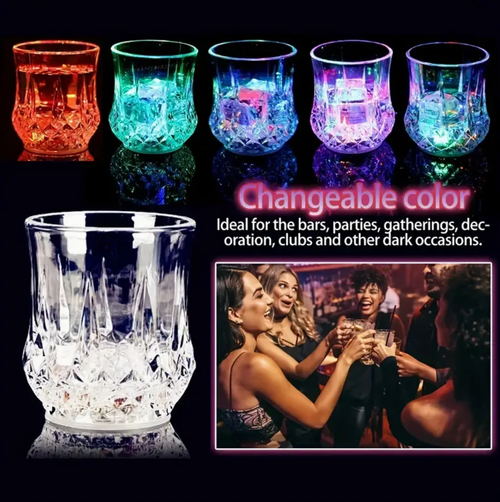 4 Copos de Luz, Derrame Água Sobre o Brilhante Copo de Abacaxi com Indução, Brilham no Escuro, Suprimentos para Festa, Copos de LED Coloridos, Adequados para Festas, Aniversários, Natal, Discotecas, Presentes de Aniversário de Dia dos Namorados (200ml).