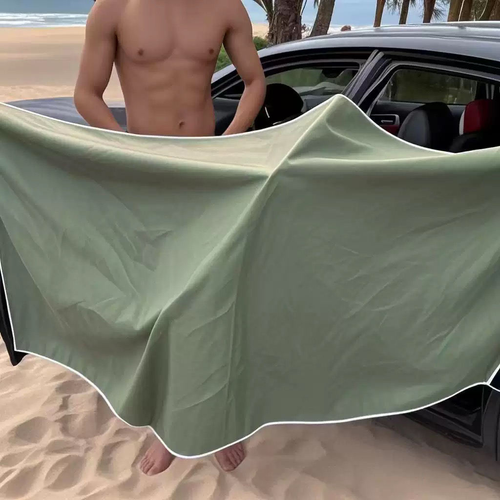 Outdoor magnetic bath towel