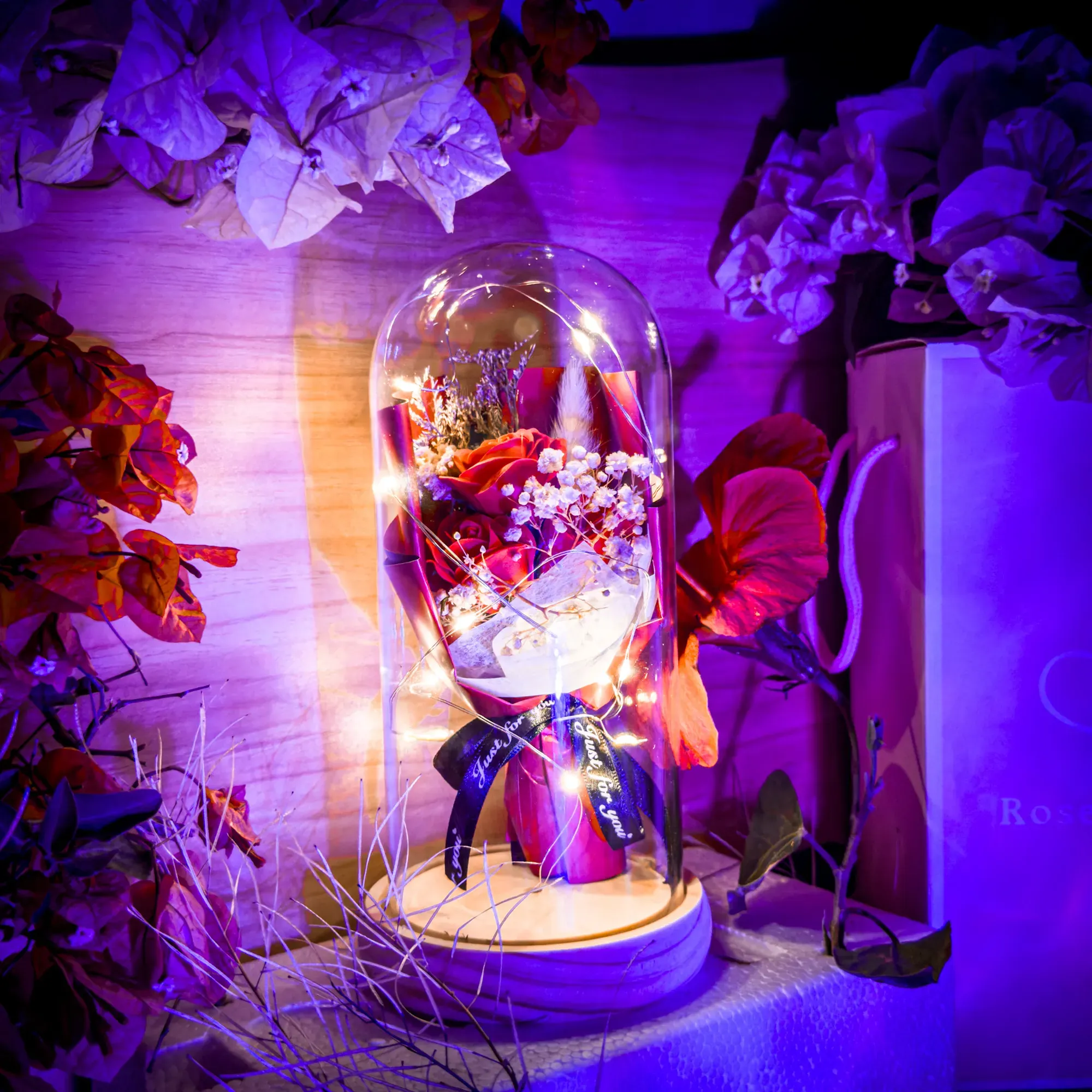 Lampe Rose Éternelle Avec Guirlande En Dôme De Verre..💕