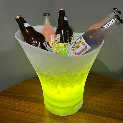 Hot Selling 7 Litre High Capacity Bar Wireless Speaker Colorful RGB LED Lighting Mini Portable Ice Bucket 5W Output