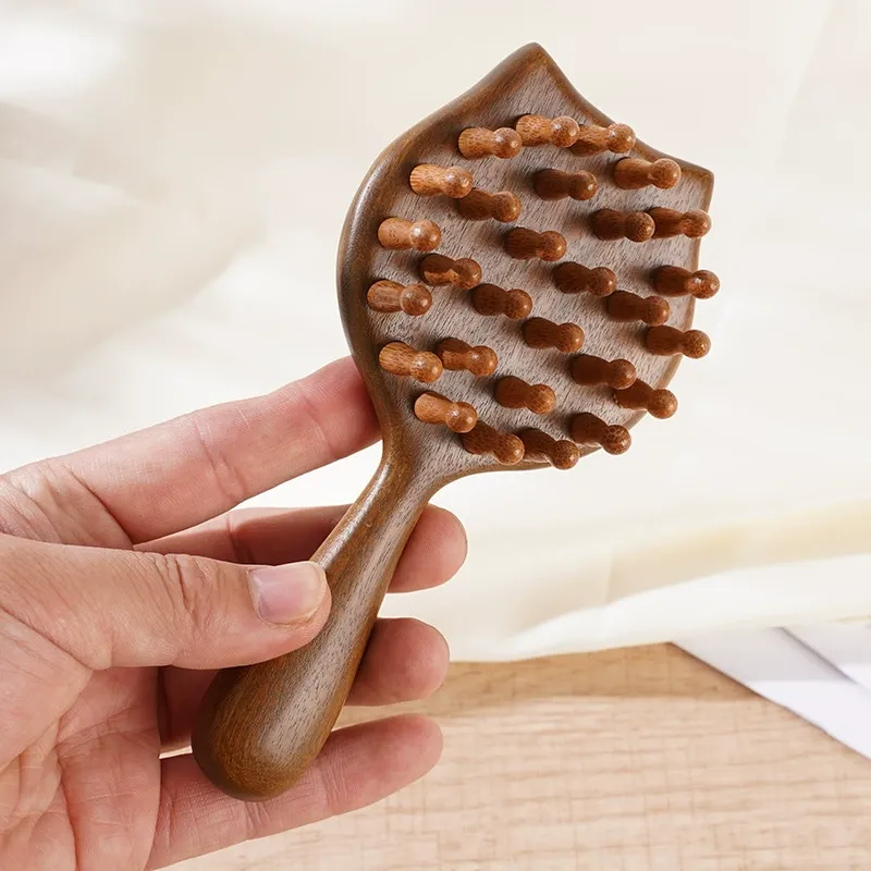 Natural Sandalwood Cat Massage Comb - Anti-Static Scalp Massager & Hairbrush