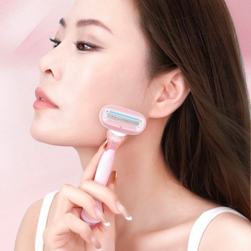Women's three-blade hair removal razor set