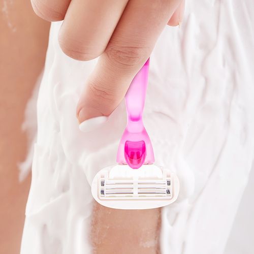 Women's three-blade hair removal razor set