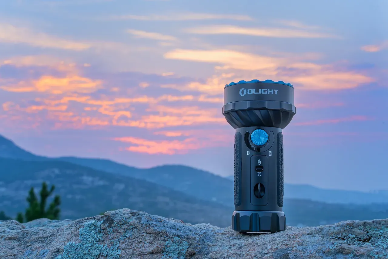 OLIGHT MARAUDER 2 High Power Flashlight Floodlight Outdoor Search Cave Strong Light 14000lm Flashlight