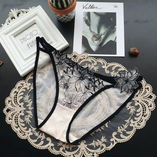 👙👙Ladies' sexy and hot floral embroidery thin style sheer cotton base pure cotton low-rise see-through thong with low-cut crotch.👙👙