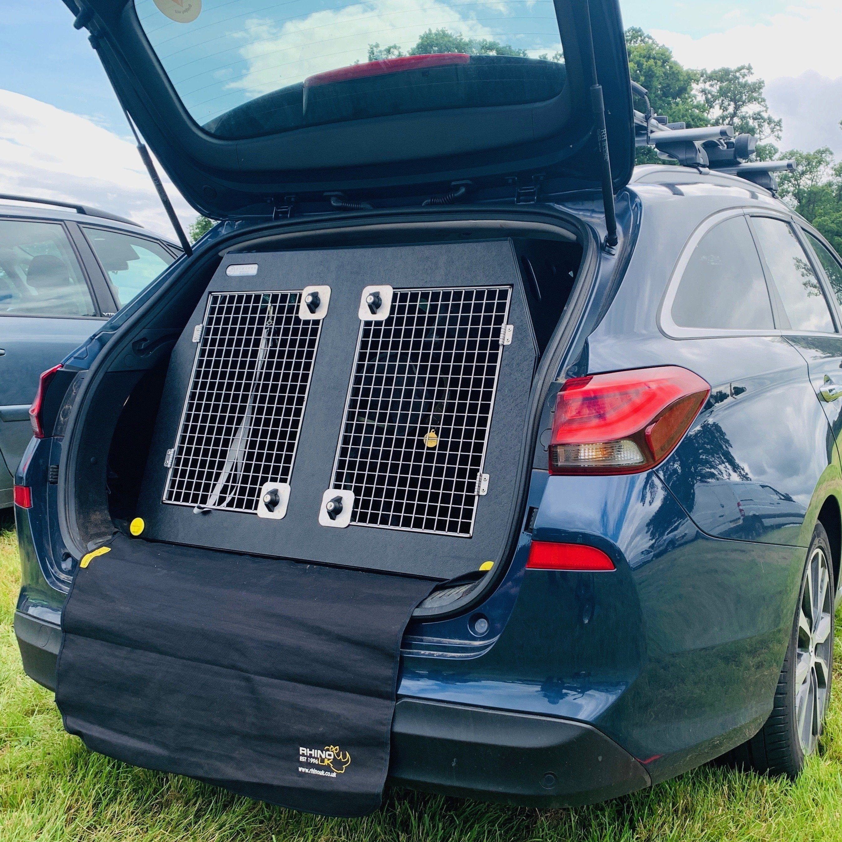 Hyundai i 30 Tourer | 2018-Present | Dog Travel Crate | The DT 4